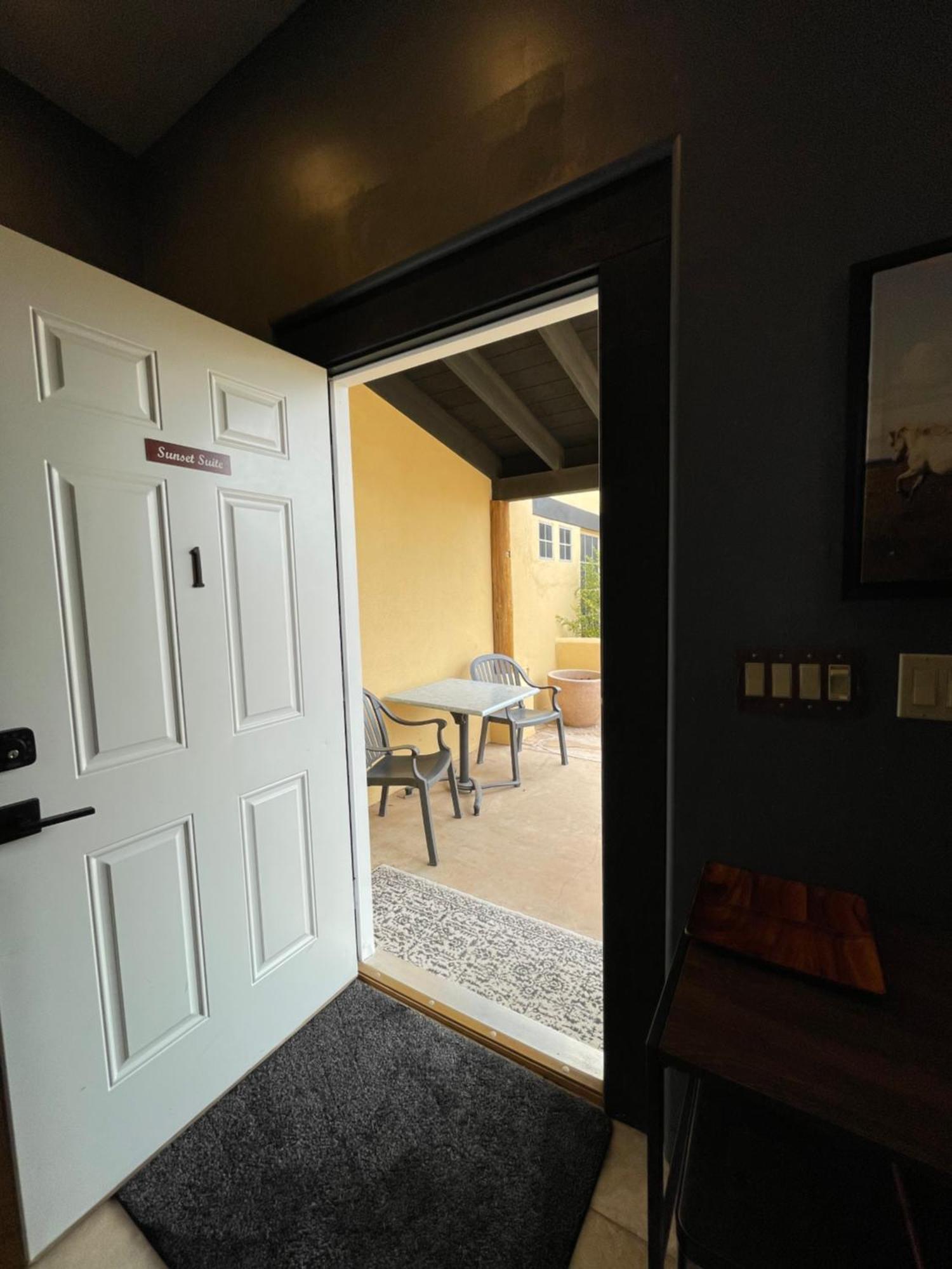 Sunset Suite - Cave Creek Guest Suites Екстериор снимка